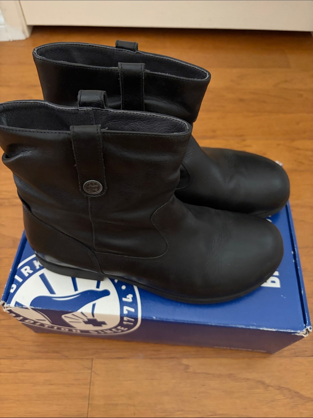 Birkenstock Sarnia Women Black Leather Boots